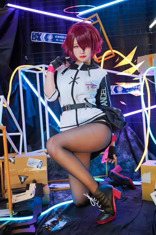 Exusiai (Arknights) - Arty亚缇