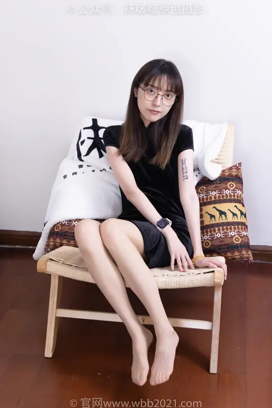 稚予-高跟鞋、厚黑丝大腿袜、肉丝（脚尖微加固款）、旗袍（花絮版） - BoBoSocks袜啵啵